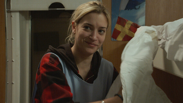 [두 세계 사이에서 스틸 컷]