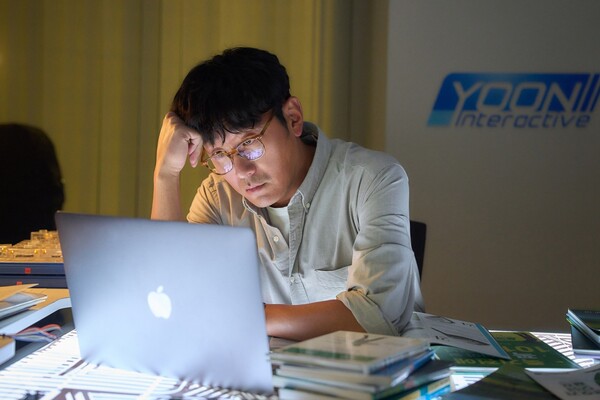 [로비 스틸 컷, 사진 = 쇼박스]