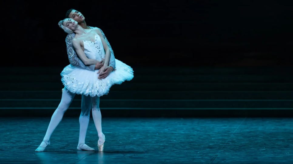 [차이코프스키의 백조의 호수, 사진 = 파리오페라발레단]