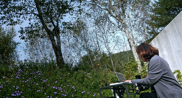 [시인들의 창 스틸 컷, 사진 = 부산국제영화제]