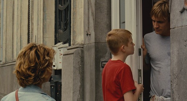 ['자전거 탄 소년' 스틸 컷, 사진 = 영화사 진진, 티캐스트]